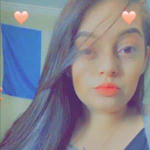 Meet your Posher, Daniela